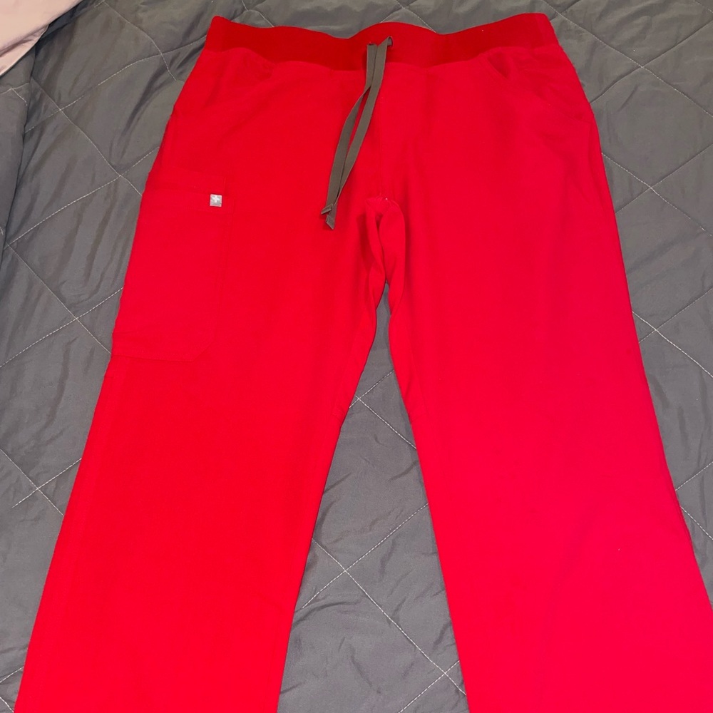 NWOT Red Kade Figs